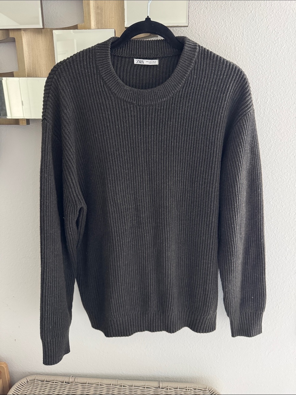 Zara Men Ribbed Crewneck Sweater in Charcoal